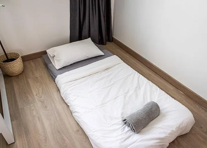 B3 Cosy /5 Guests/ Near Mrt/full Kitchen