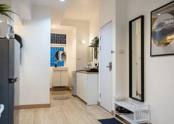 B3 Cosy /5 Guests/ Near Mrt/full Kitchen Apartment