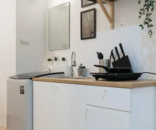 B3 Cosy /5 Guests/ Near Mrt/full Kitchen *