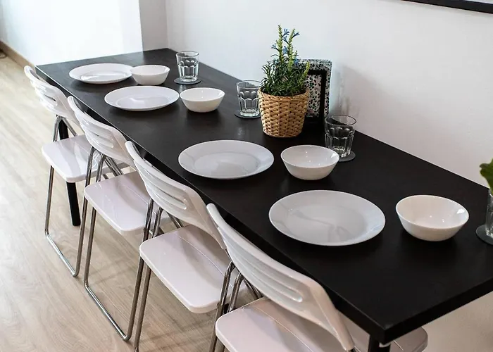 Apartment B3 Cosy /5 Guests/ Near Mrt/full Kitchen